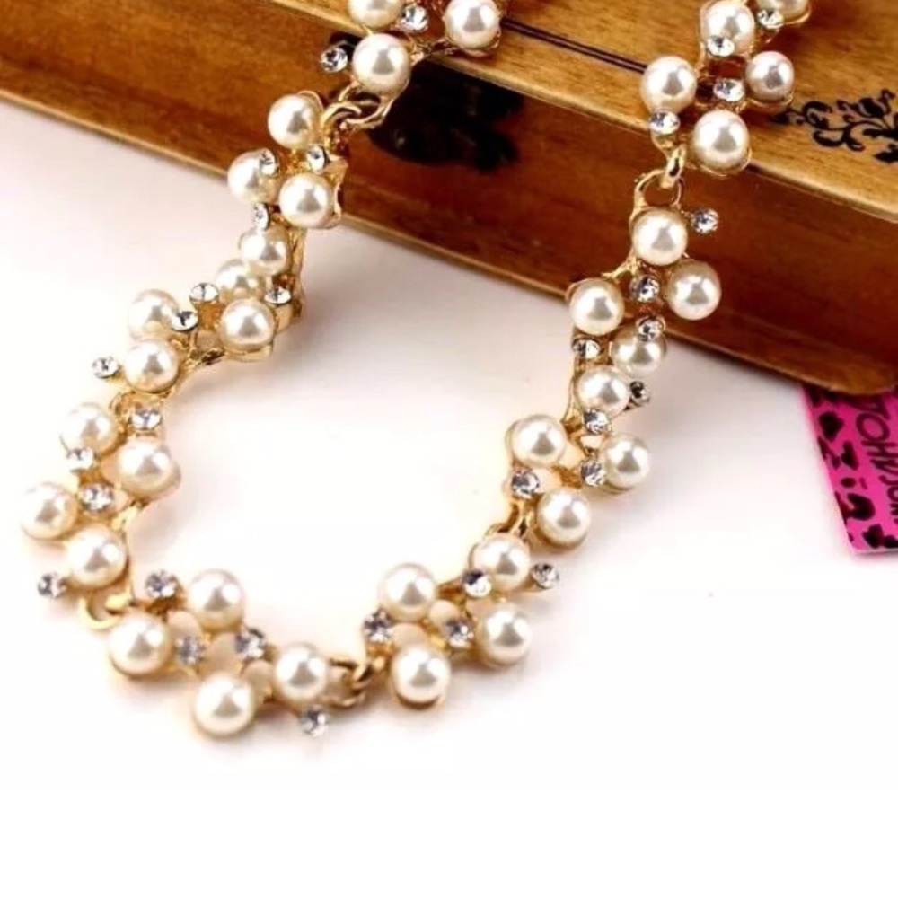 NWT Faux Pearls & Rhinestones